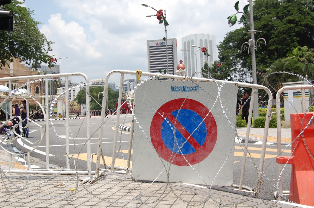 Barbwire at Dataran Merdeka